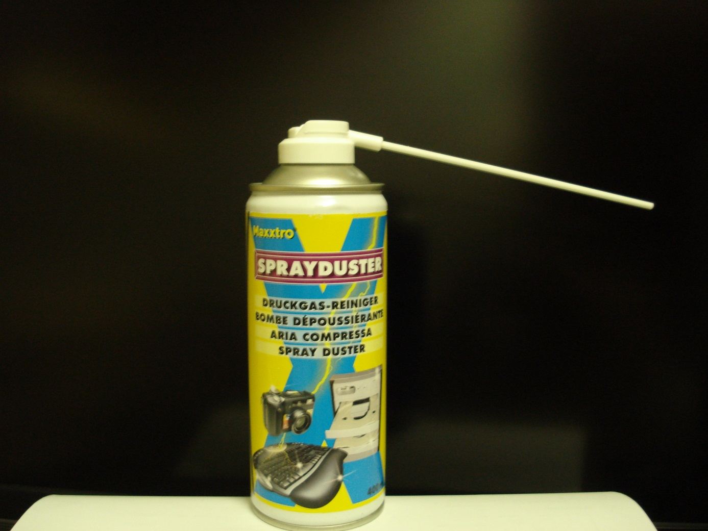 Spray duster